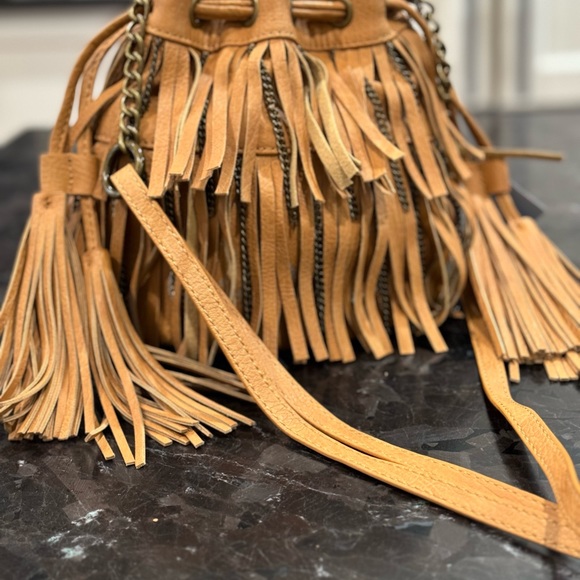 AUTOGRAPHED Carlos Santana drawstring Crossbody bag and collectible keychain - Picture 6 of 12